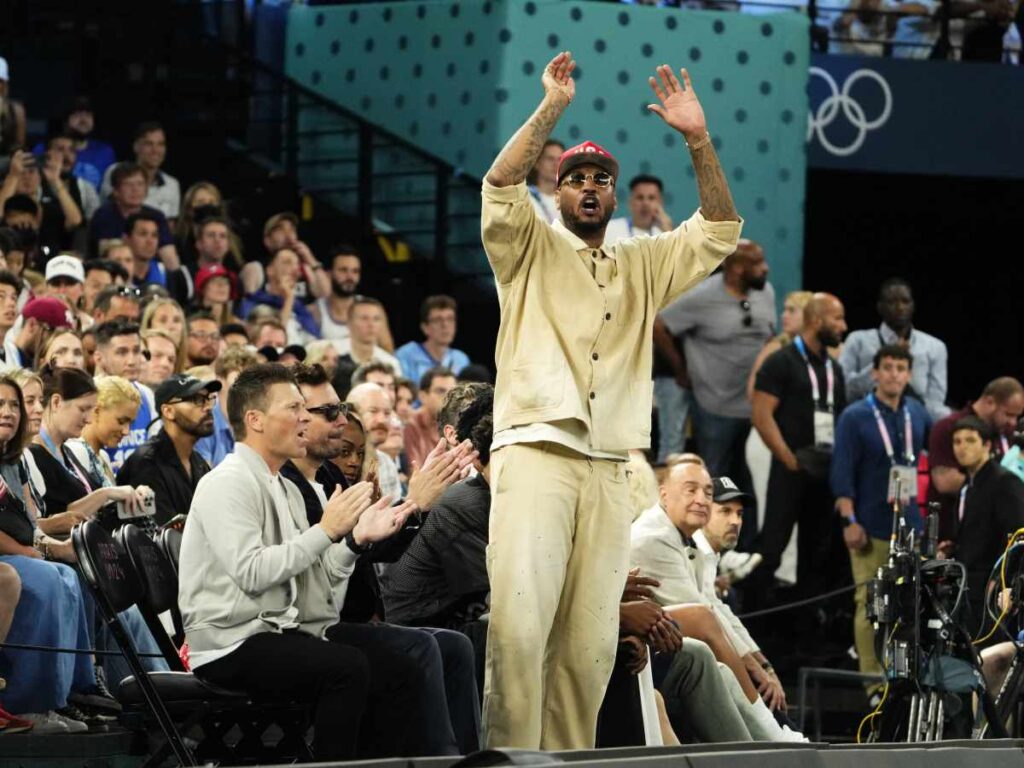 Кармело Ентоні назвав улюблених одноклубників за кар'єру. В списку нема його близького друга Леброна 2 Кармело Ентоні назвав улюблених одноклубників за кар'єру. В списку нема його близького друга Леброна 1