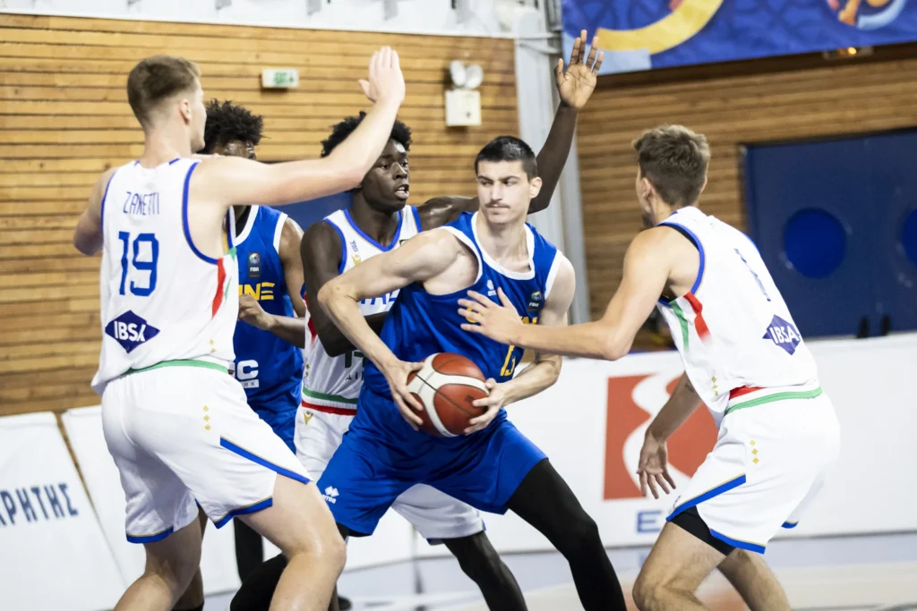 Основний розігруючий та два гравці “молодіжки” приєднались до збірної України на зборі в Ризі 2 Основний розігруючий та два гравці “молодіжки” приєднались до збірної України на зборі в Ризі 1