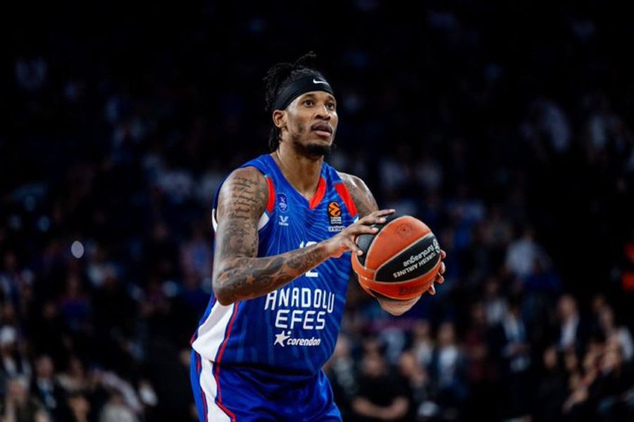 Офіційно: "Анадолу Ефес" залишив зірковий американець 2 Офіційно: "Анадолу Ефес" залишив зірковий американець 1