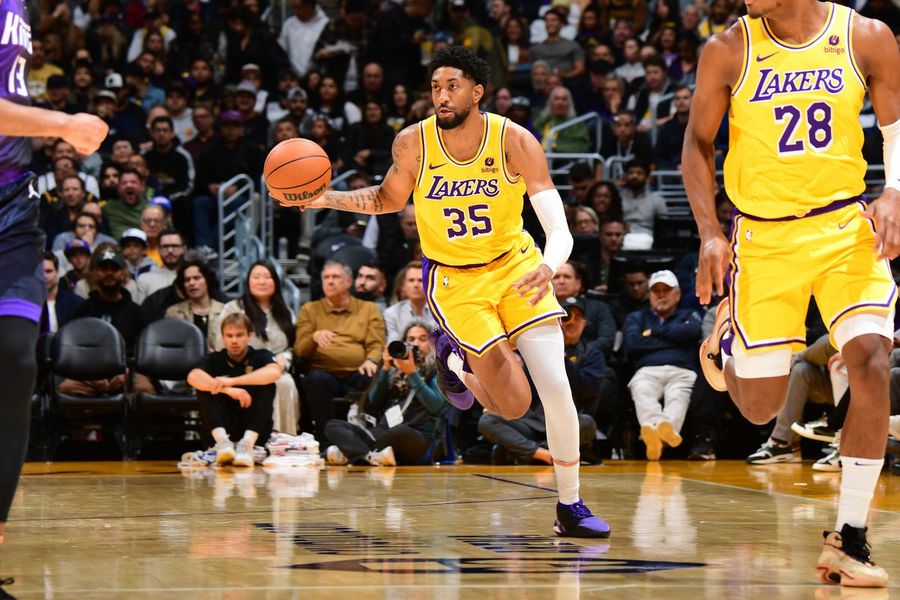 Досвідчений бігмен вирішив залишитися в "Лейкерс", активувавши опцію гравця 2 Досвідчений бігмен вирішив залишитися в "Лейкерс", активувавши опцію гравця 1