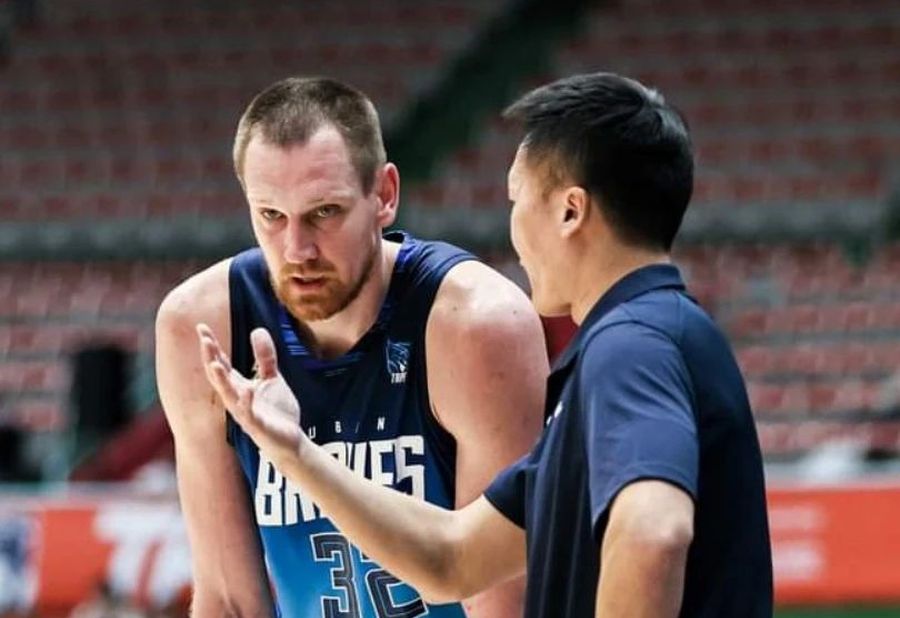 Українці за кордоном: Зайцев, Антіпов, Бояркін, Фролов, Анікієнко, Грицак 2 Українці за кордоном: Зайцев, Антіпов, Бояркін, Фролов, Анікієнко, Грицак 1