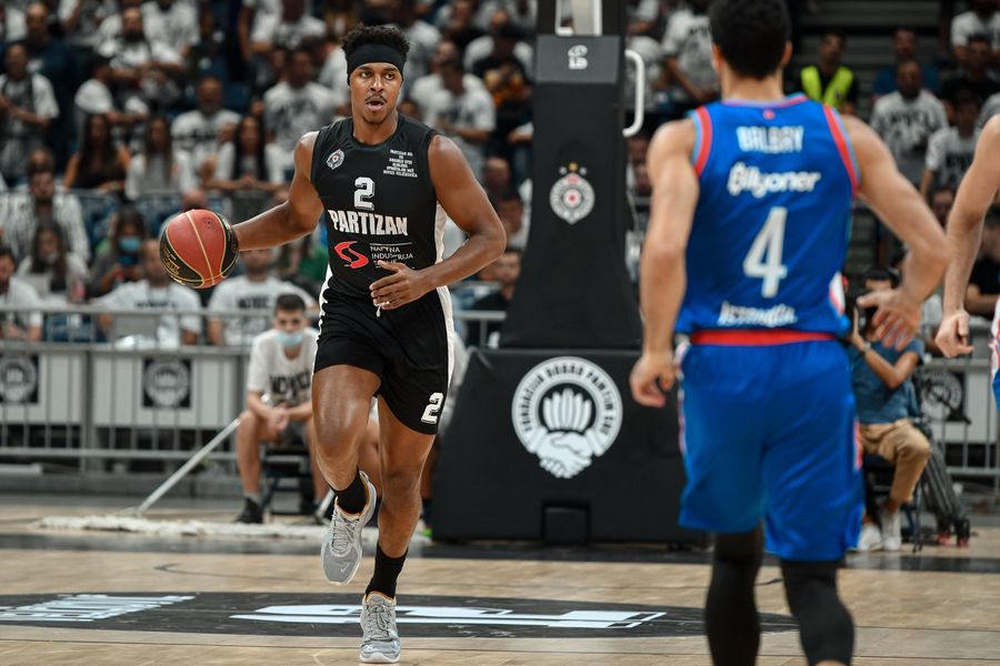 "Мілан" планує підписати лідера "Партизана" - він вже грав за італійський клуб 2 "Мілан" планує підписати лідера "Партизана" - він вже грав за італійський клуб 1