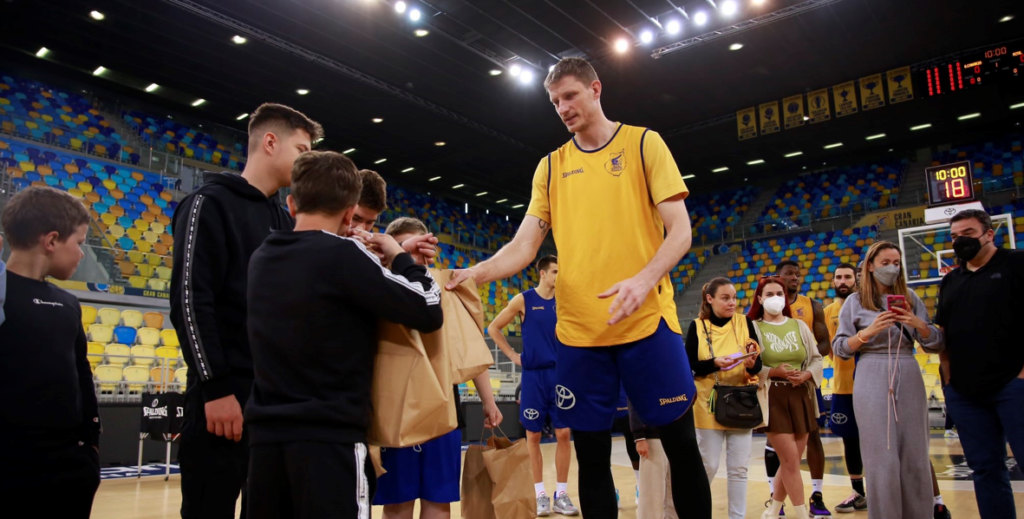 Українці за кордоном: Пустовий, Павлов, Грицак, Сахнюк, Ковальов 2 Українці за кордоном: Пустовий, Павлов, Грицак, Сахнюк, Ковальов 1