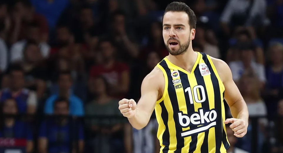 "Фенербахче" оголосив про продовження контракту з Меліхом Махмутоглу 2 - basket.com.ua "Фенербахче" оголосив про продовження контракту з Меліхом Махмутоглу 1 - basket.com.ua