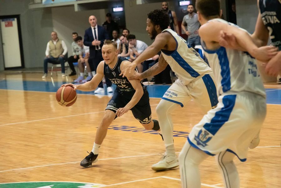 Українці за кордоном: Петров, Зотов, Крутоус, Войналович, Грицак 2 Українці за кордоном: Петров, Зотов, Крутоус, Войналович, Грицак 1