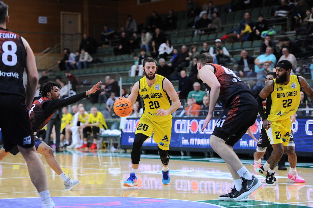 "Говерла" підписала форварда БІПИ 1 - basket.com.ua