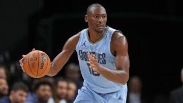 Аутсайдер НБА відрахував відомого центрового заради підписання гравця на трирічний контракт 47 - basket.com.ua