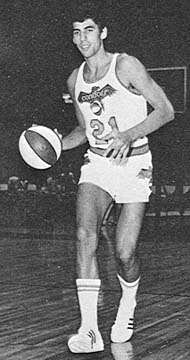 Наш американський Волтер. Як нащадок українських мігрантів до США став легендою європейського баскетболу 4 - basket.com.ua Наш американський Волтер. Як нащадок українських мігрантів до США став легендою європейського баскетболу 3 - basket.com.ua