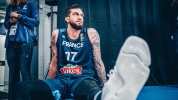 Центровий збірної Франції вибув на 4 місяці і пропустить старт клубного сезону 23