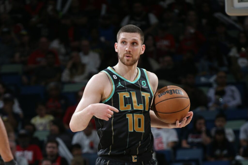 Святослав Михайлюк допоміг “Шарлотт” вдруге поспіль сенсаційно перемогти “Даллас” 1 - basket.com.ua