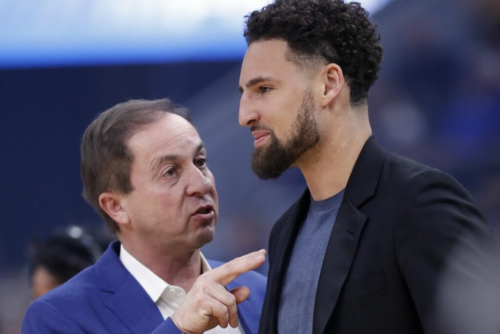 Власник "Голден Стейт" висловився про відсутність пропозиції нового контракту для Клея Томпсона 1 - basket.com.ua