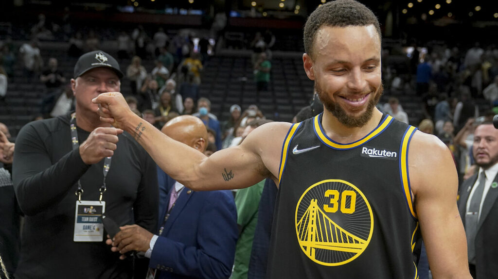 Каррі лідирує у гонці за MVP фіналу НБА 2 - basket.com.ua Каррі лідирує у гонці за MVP фіналу НБА 1 - basket.com.ua