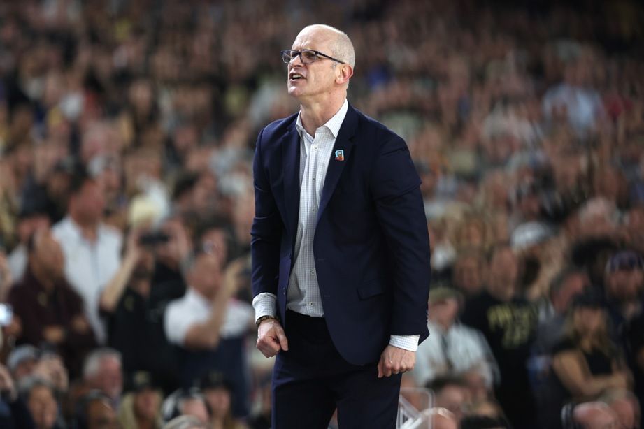 Іменитий тренер, який відмовився від пропозиції "Лейкерс" на 70 млн, підписав значно менший контракт 1 - basket.com.ua