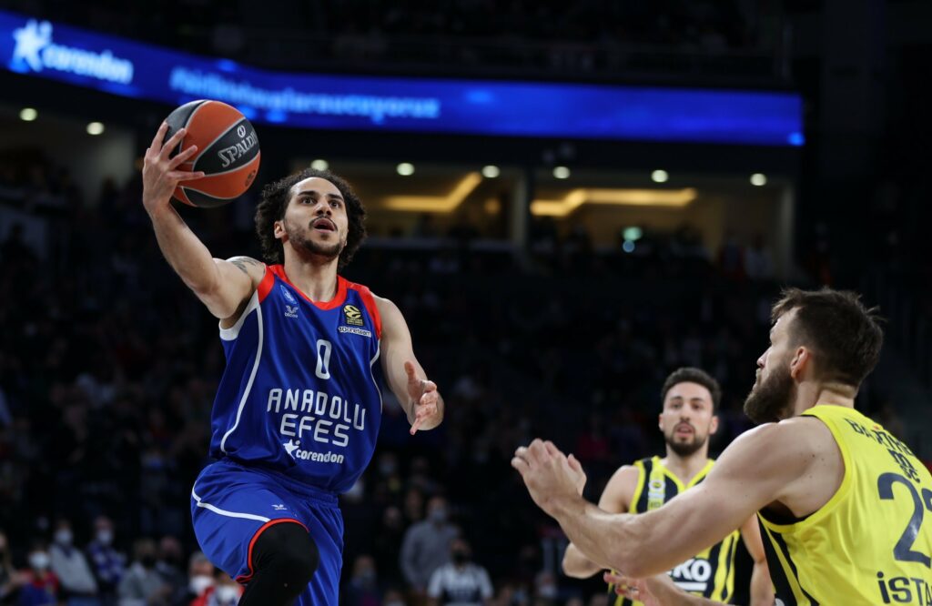 "Анадолу Ефес" підписав новий контракт із лідером команди 1 - basket.com.ua