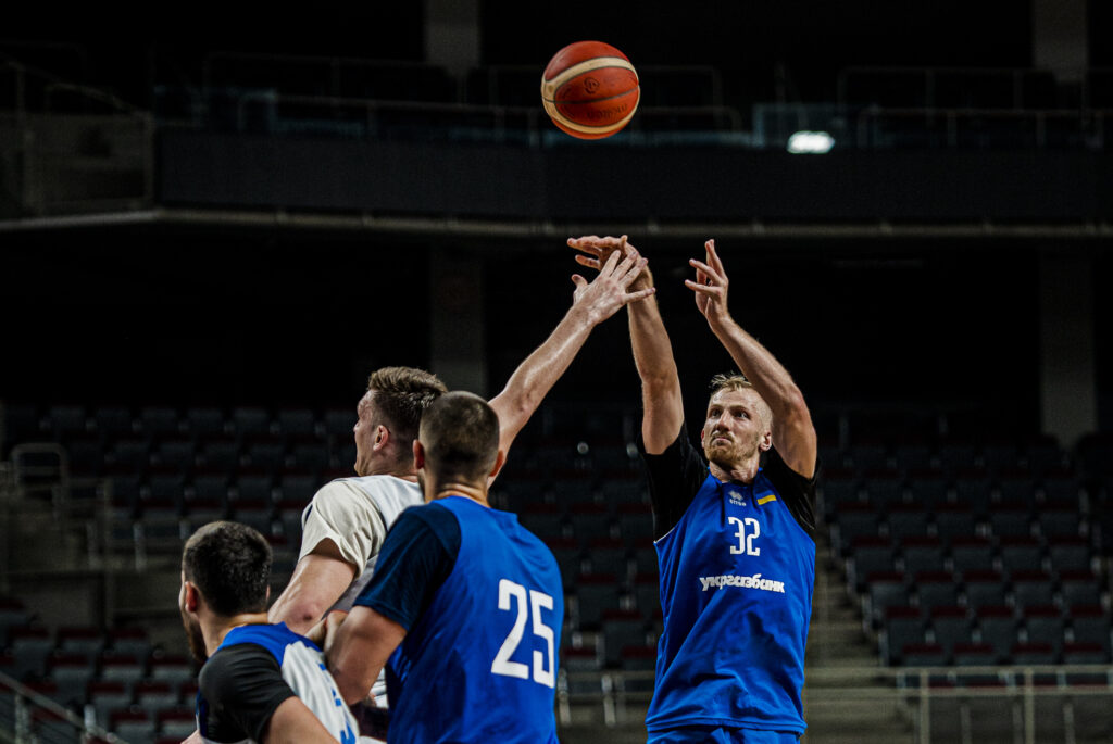 Богдан Близнюк: "Є величезне бажання боротися в кожній грі, як бореться наша країна" 2 - basket.com.ua Богдан Близнюк: "Є величезне бажання боротися в кожній грі, як бореться наша країна" 1 - basket.com.ua
