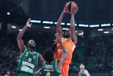 Євроліга, 14-й тур: "Панатінаїкоc" поступився на власному паркеті, "Барселона" тріумфувала в Сербії 27 - basket.com.ua