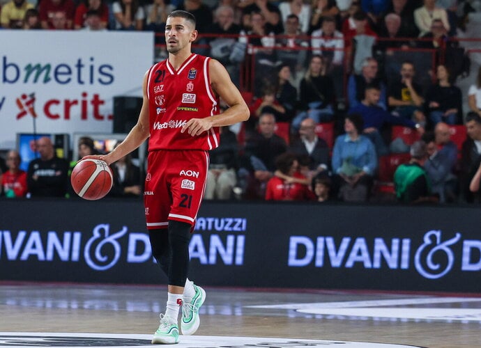 Гравцю "Мілана" провели операцію на серці 2 - basket.com.ua Гравцю "Мілана" провели операцію на серці 1 - basket.com.ua