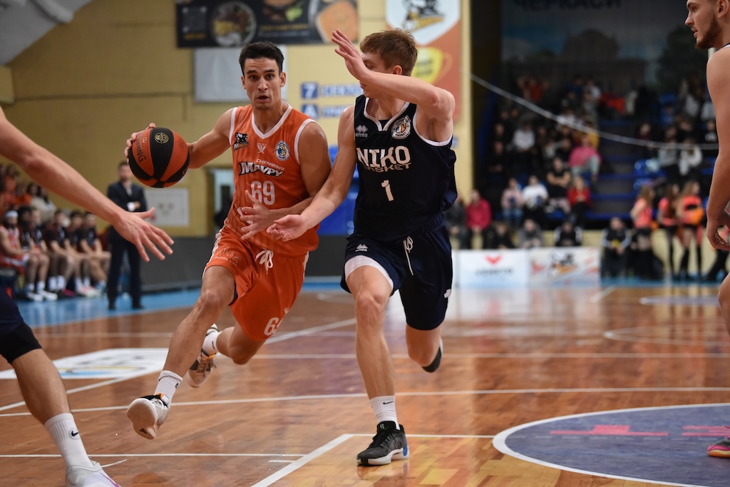 Суперліга. "Черкаські Мавпи” — “Кривбас” 62:64 1 - basket.com.ua