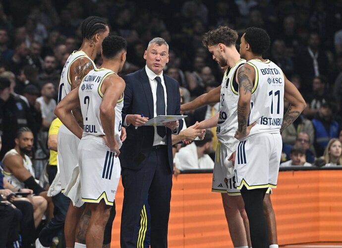 "Фенербахче" погодив умови нового контракту з Ясікявічюсом 1 - basket.com.ua