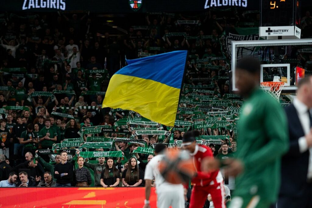 "Жальгіріс" перед матчем Євроліги вчергове проявив солідарність з Україною 1 - basket.com.ua