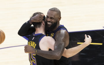 Леброн Джеймс відреагував на пропозицію свого агента обміняти зірку "Лейкерс" в інший клуб НБА 57 - basket.com.ua