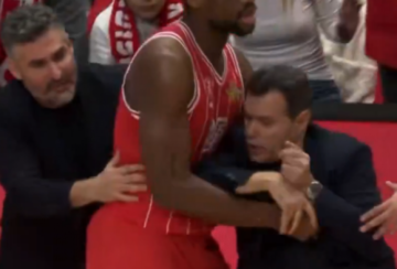 Тренер лідера Євроліги "вибухнув" на суддів під час матчу національного чемпіонату 41 - basket.com.ua