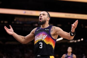 Один із лідерів «Фінікса» отримав перелом руки на початку матчу 31 - basket.com.ua