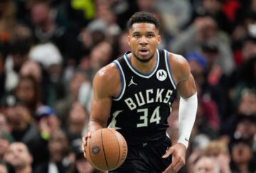 Адетокумбо здивував патріотичною заявою про "Бакс" і місто Мілвокі 35 - basket.com.ua