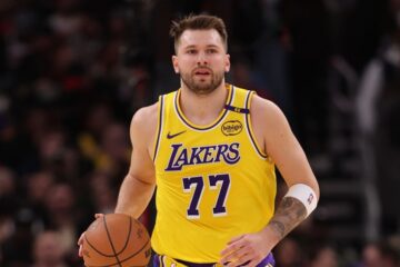 Лука Дончич побив рекорди Меджика і Браянта, але "Лейкерс" програли за 0,9 секунд до сирени 29 - basket.com.ua