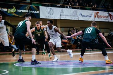 Півфінал Кубка України. "Прикарпаття-Говерла" — "Запоріжжя" 86:74 49 - basket.com.ua