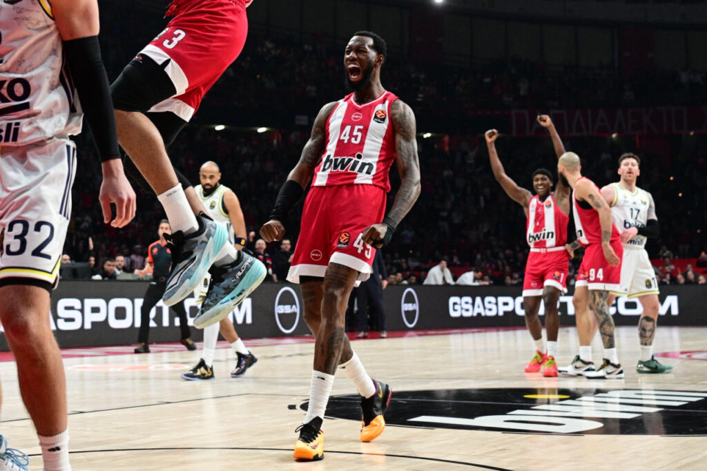 Євроліга, перенесені матчі: "Олімпіакос" здолав лідера 2 - basket.com.ua Євроліга, перенесені матчі: "Олімпіакос" здолав лідера 1 - basket.com.ua