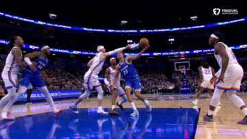 Алекс Карузо кросівком поставив блок-шот гравцю "Орландо" 53 - basket.com.ua