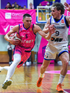 Українці за кордоном: Лукашов, Бобров, Липовий 39 - basket.com.ua