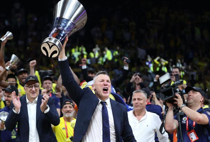 Чинний чемпіон Євроліги підписав нову довготривалу угоду з лігою 2 - basket.com.ua Чинний чемпіон Євроліги підписав нову довготривалу угоду з лігою 1 - basket.com.ua