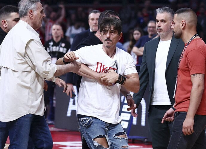 Одіозний власник топ-клубу Євроліги отримав штраф на суму 50 тисяч євро 2 - basket.com.ua Одіозний власник топ-клубу Євроліги отримав штраф на суму 50 тисяч євро 1 - basket.com.ua