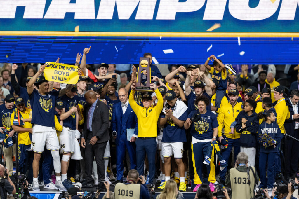 Визначився чемпіон NCAA сезону-2025/26 2 - basket.com.ua Визначився чемпіон NCAA сезону-2025/26 1 - basket.com.ua