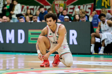Українці за кордоном: Санон, Бринюк 55 - basket.com.ua