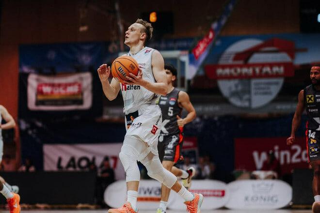 Українці за кордоном: Зотов 2 - basket.com.ua Українці за кордоном: Зотов 1 - basket.com.ua