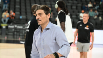 Скандальний власник "Панатінаїкоса" отримав шестимісячну заборону на відвідування всіх арен 29 - basket.com.ua
