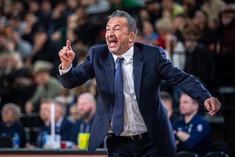 "Анадолу Ефес" планує повернути тренера, якого звільнив рік тому 2 - basket.com.ua "Анадолу Ефес" планує повернути тренера, якого звільнив рік тому 1 - basket.com.ua