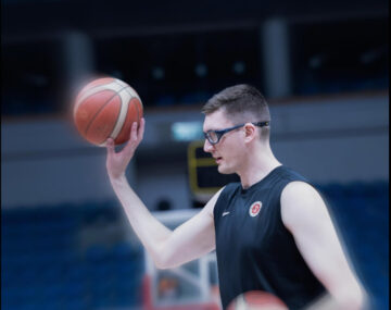 Українці за кордоном: Скапінцев 53 - basket.com.ua