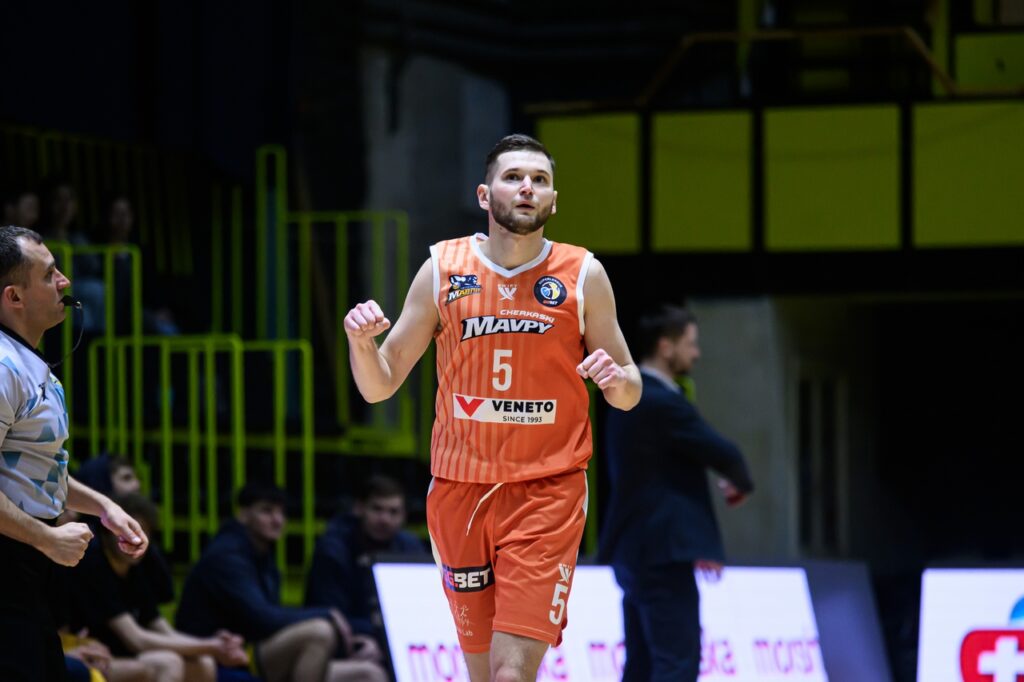 Кирило Марченко залишиться грати у "Черкаських Мавпах" 2 - basket.com.ua Кирило Марченко залишиться грати у "Черкаських Мавпах" 1 - basket.com.ua