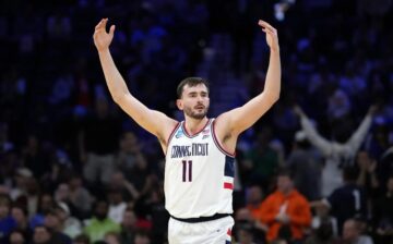 Алекс Карабан: син українки, який став легендою UConn та потрапив до НБА 55 - basket.com.ua