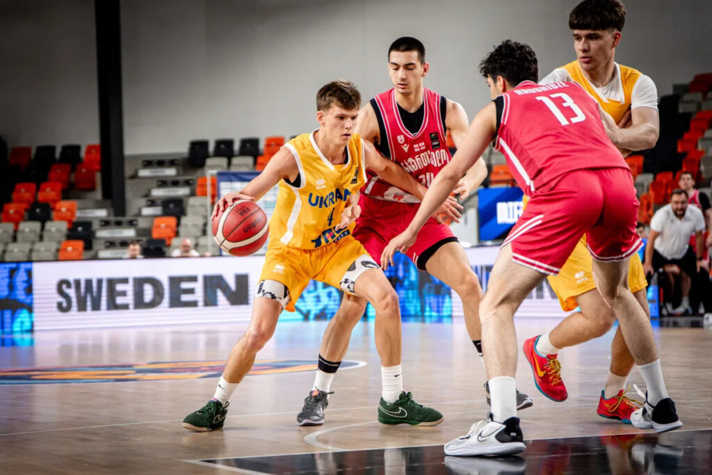 Молодіжна збірна України успішно стартувала на чоловічому чемпіонаті Європи U-20 4 - basket.com.ua Молодіжна збірна України успішно стартувала на чоловічому чемпіонаті Європи U-20 3 - basket.com.ua