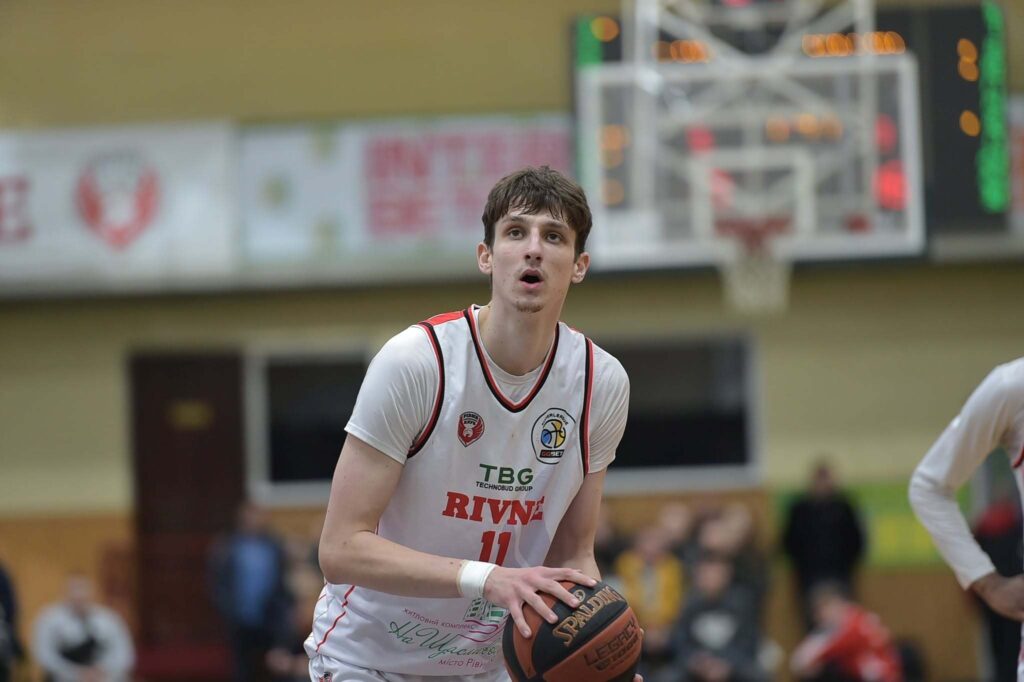 БК "Рівне" продовжив контракт із молодим бігменом 2 - basket.com.ua БК "Рівне" продовжив контракт із молодим бігменом 1 - basket.com.ua