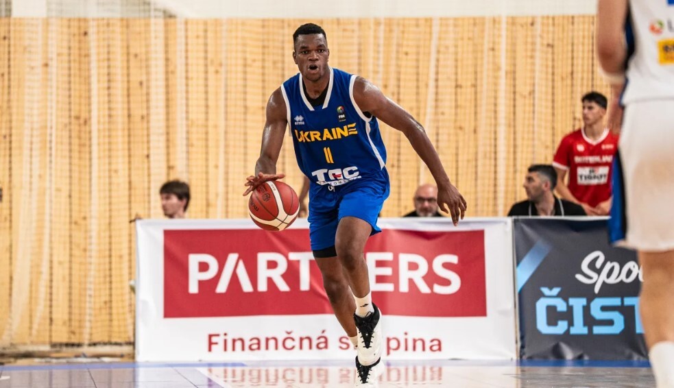 Десмонд Йяму переведений до основного складу "Баварії" 2 - basket.com.ua Десмонд Йяму переведений до основного складу "Баварії" 1 - basket.com.ua