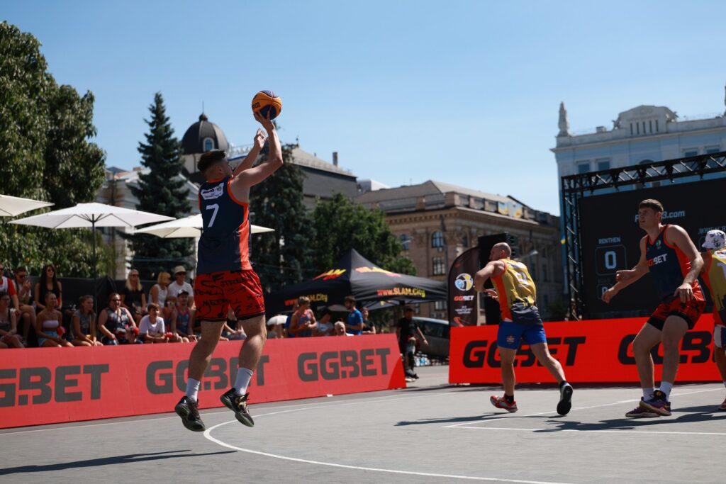 У Києві стартував фінал чемпіонату України з баскетболу 3х3: фотогалерея 14 - basket.com.ua Фінал чемпіонату України з баскетболу 3х3 на Контрактовій площі у Києві
