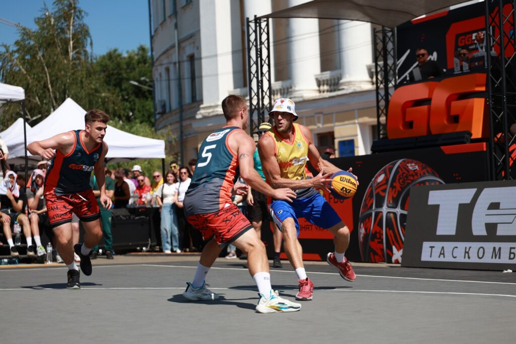 У Києві стартував фінал чемпіонату України з баскетболу 3х3: фотогалерея 16 - basket.com.ua Фінал чемпіонату України з баскетболу 3х3 на Контрактовій площі у Києві