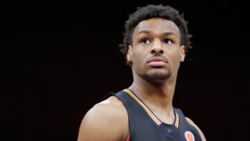 Бронні Джеймса виписали з лікарні після зупинки серця 25 - basket.com.ua