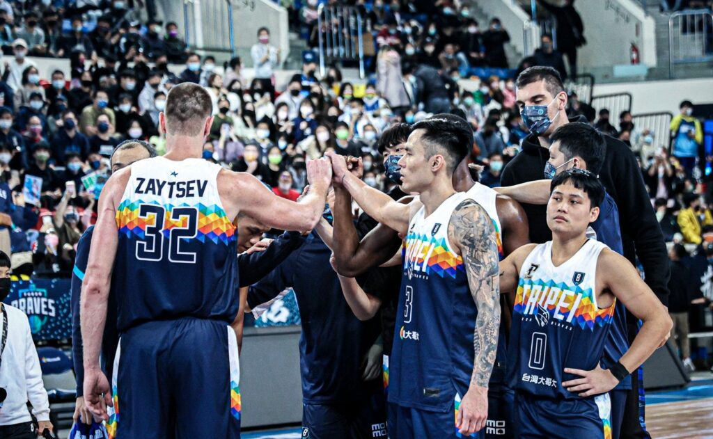Спонсор тайванської команди, в якій грає Ігор Зайцев, пожертвував Україні 4.7 мільйони доларів 1 - basket.com.ua
